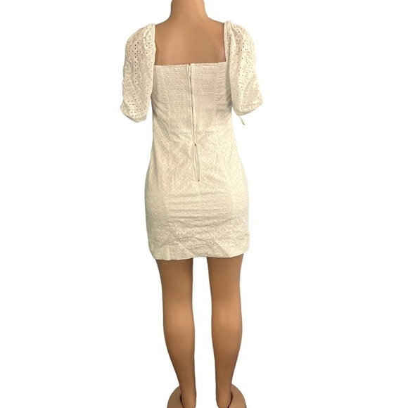 3/$30 🍂 Lilly Pulitzer Kay Short Sleeve Eyelet Dress White - Picture 7 of 8